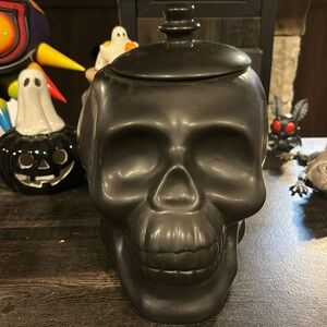 Skull Jar with top